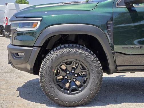 Serrano Red 2026 RAM 1500 RHO