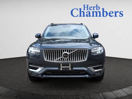 2024 Volvo XC90 Plus Bright Theme