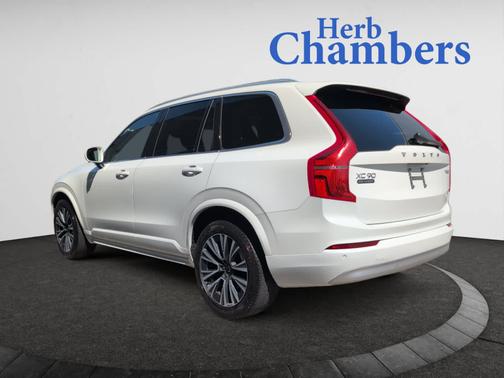 2022 Volvo XC90 Momentum