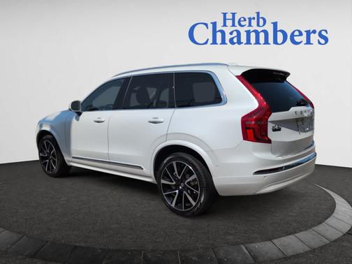 2024 Volvo XC90 Plus Bright Theme