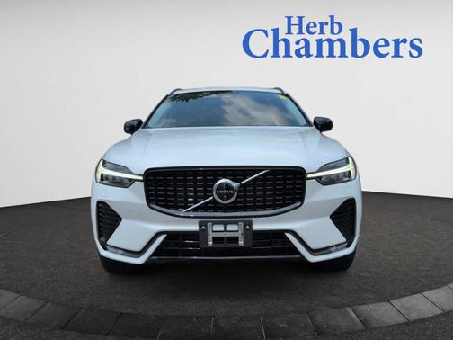 2025 Volvo XC60 Plus