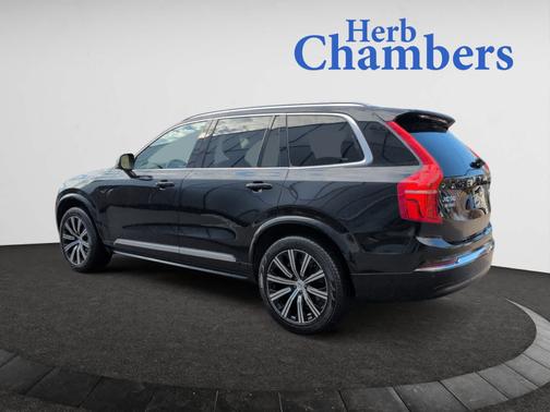 2025 Volvo XC90 B5 Core