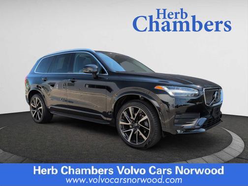 2022 Volvo XC90 Momentum