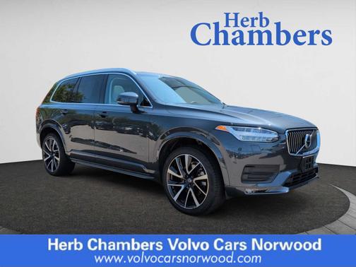 2022 Volvo XC90 Momentum