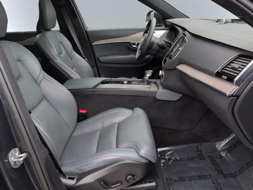2022 Volvo XC90 T6 AWD Inscription 7 Seater