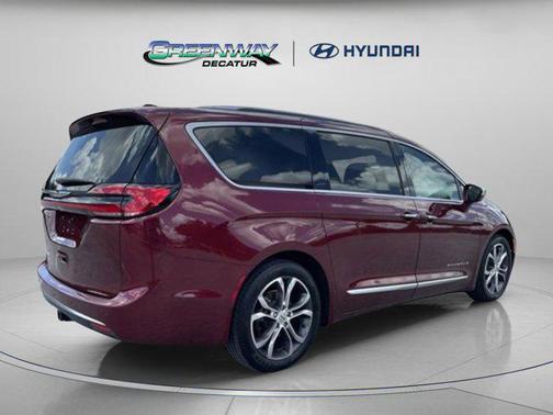 2022 Chrysler Pacifica L