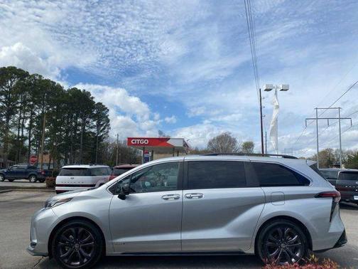 Celestial Silver Metallic 2021 Toyota Sienna XSE 7 Passenger