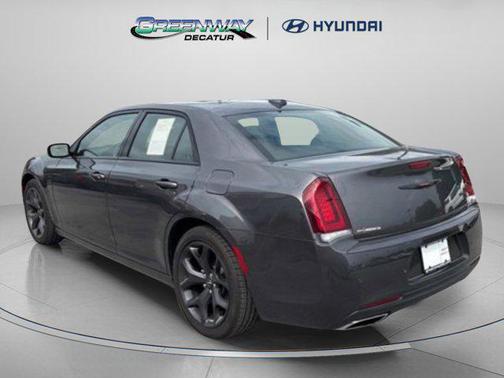 2022 Chrysler 300 S