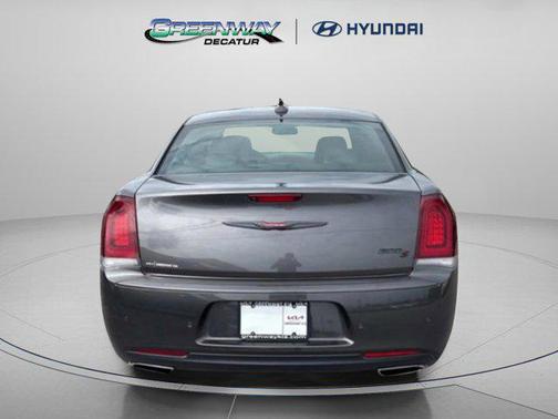 2022 Chrysler 300 S