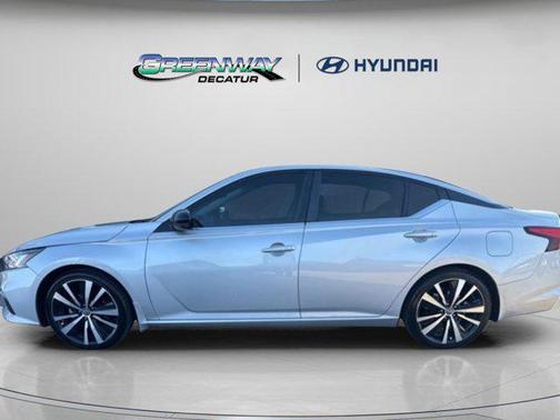 2020 Nissan Altima SR FWD