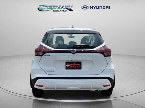 2025 Nissan Kicks S