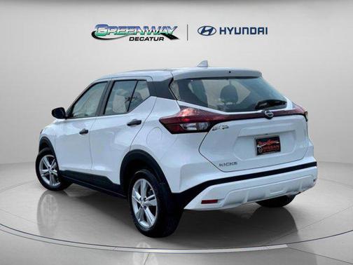 2025 Nissan Kicks S
