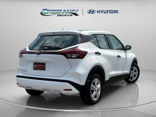 2025 Nissan Kicks S