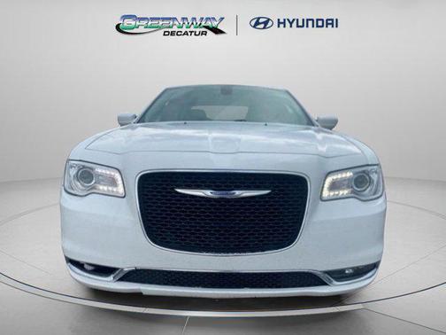 2018 Chrysler 300 Touring