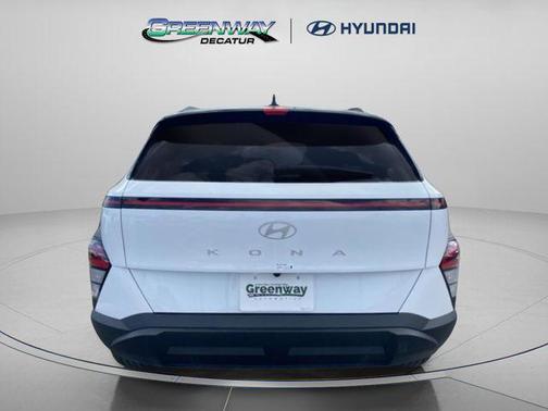 Atlas White 2026 Hyundai KONA SEL Sport