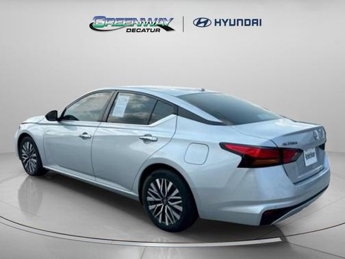 Brilliant Silver Metallic 2024 Nissan Altima 2.5 SV