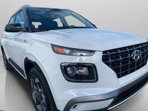 2026 Hyundai VENUE SEL w/Two-Tone Roof