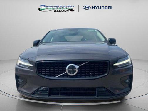 2024 Volvo S60 B5 Plus Dark Theme