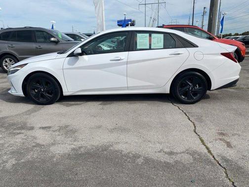 2022 Hyundai ELANTRA HEV Blue