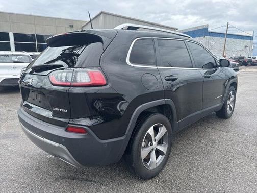 Diamond Black Crystal Pearlcoat 2021 Jeep Cherokee Limited