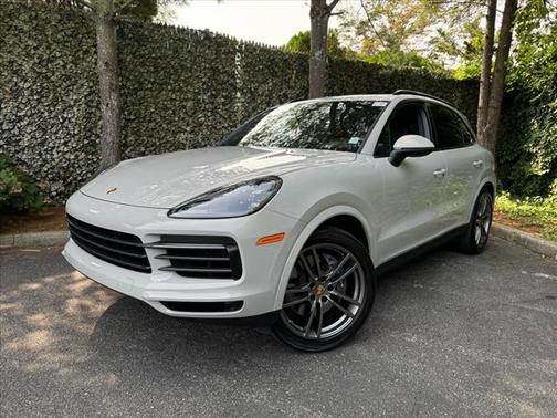 2023 Porsche Cayenne Platinum Edition