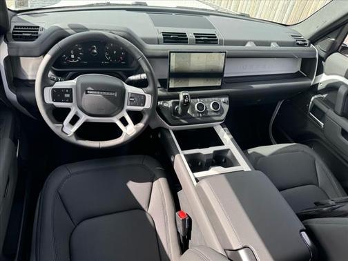 2025 Land Rover Defender P400 S