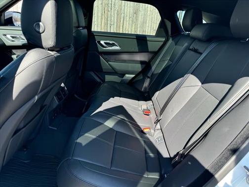 2026 Land Rover Range Rover Velar P250 SE R-Dynamic