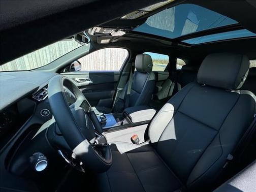 2026 Land Rover Range Rover Velar P250 SE R-Dynamic