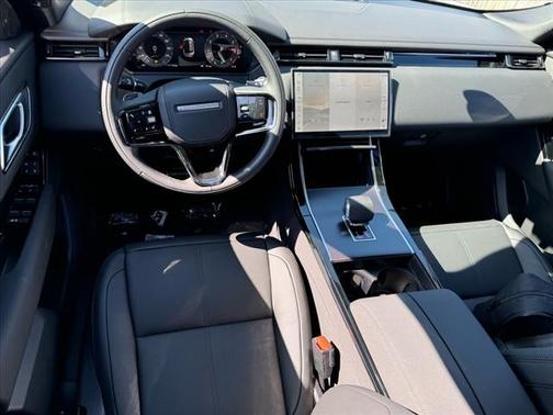 2026 Land Rover Range Rover Velar P250 SE R-Dynamic