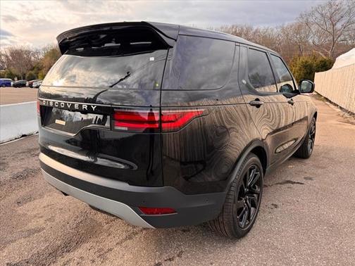 2025 Land Rover Discovery P300 S