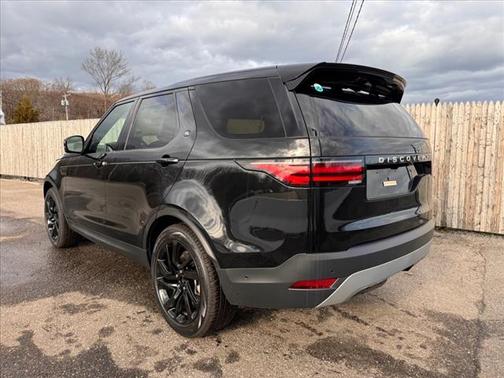 2025 Land Rover Discovery P300 S