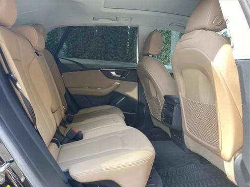 Photo 4 of 10 of 2019 Audi Q8 3.0T Premium