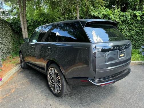 2025 Land Rover Range Rover P400 SE