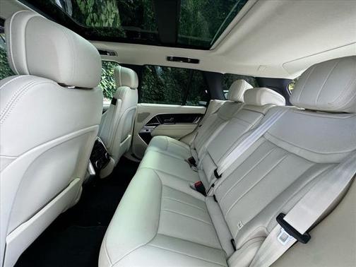 2025 Land Rover Range Rover P400 SE