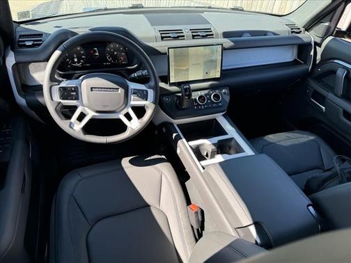 2025 Land Rover Defender P400 X-Dynamic SE