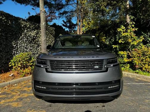 2025 Land Rover Range Rover P530 SE