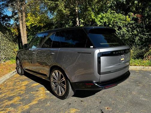 2025 Land Rover Range Rover P530 SE