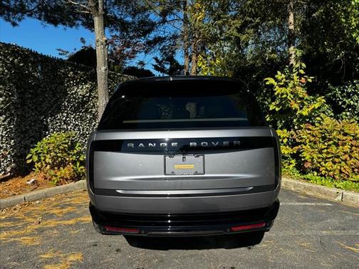 2025 Land Rover Range Rover P530 SE