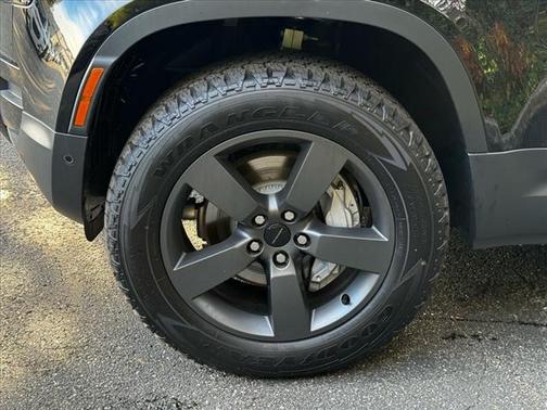 2026 Land Rover Defender 110S