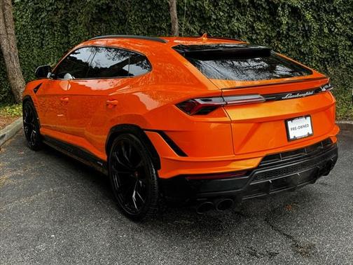 2023 Lamborghini Urus S