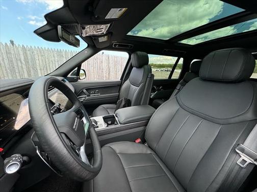 2025 Land Rover Range Rover P530 SE 7 Seat
