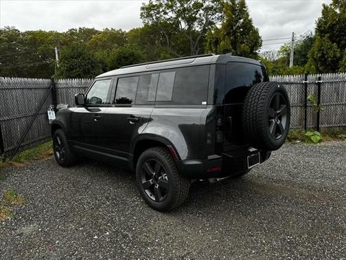 2026 Land Rover Defender 110S
