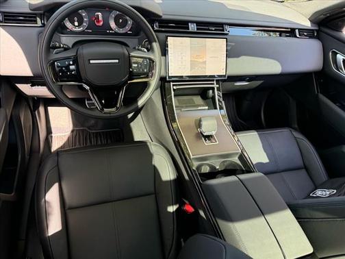 2026 Land Rover Range Rover Velar P250 SE R-Dynamic