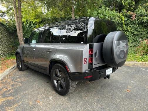 2024 Land Rover Defender 110 X-Dynamic SE
