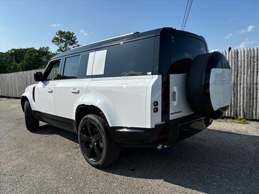 2025 Land Rover Defender P400 X-Dynamic SE