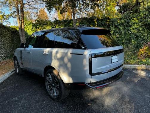 2025 Land Rover Range Rover P530 SE