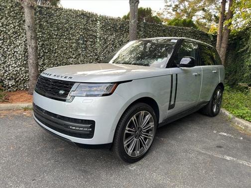 2025 Land Rover Range Rover P530 SE