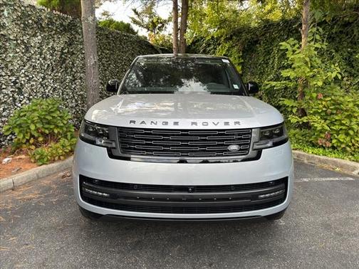 2025 Land Rover Range Rover P530 SE