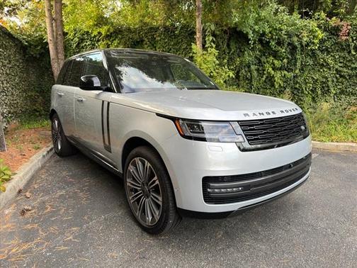 2025 Land Rover Range Rover P530 SE
