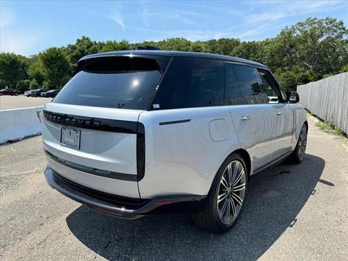 2025 Land Rover Range Rover P530 SE